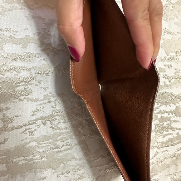 Used Men’s Louis Vuitton monogram wallet - Picture 9 of 10